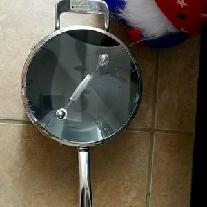 All-clad 2.5 qt covered sauce pan